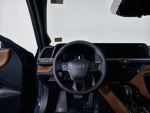 New 2026 Toyota Crown Signia AWD/4WD image 19