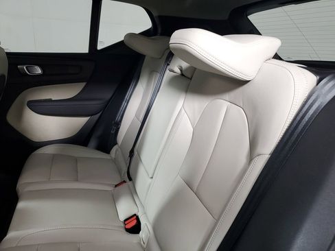 Certified 2026 Volvo XC40 B5 Plus w/ Protection Package Premier AWD/4WD image 14