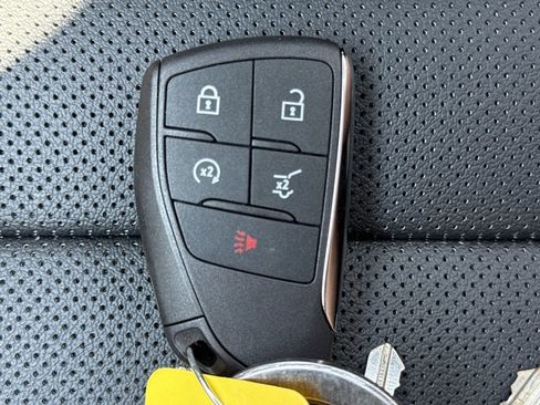 New 2025 Chevrolet Equinox EV LT w/ Convenience Package II image 22