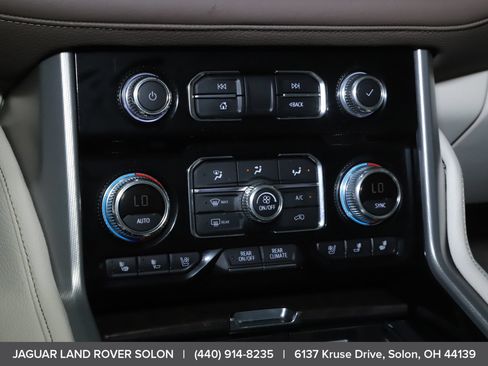 Used 2021 GMC Yukon Denali w/ Denali Premium Package AWD/4WD image 27