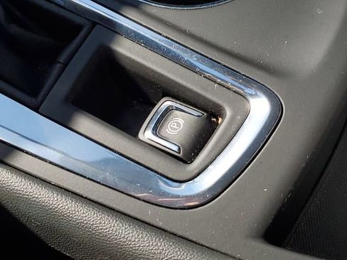 Used 2023 Chevrolet Equinox LT AWD/4WD image 21
