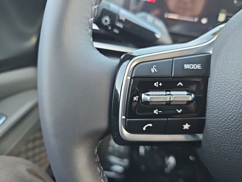 New 2026 Kia Carnival LXS image 11