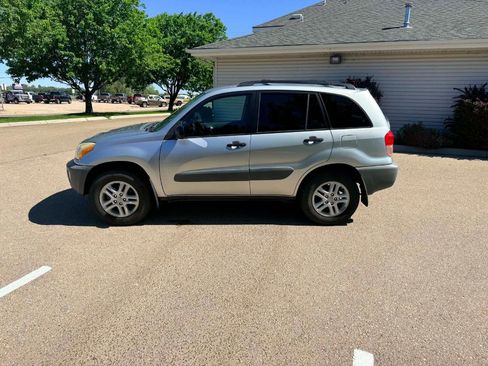 Used 2001 Toyota RAV4 4WD image 2