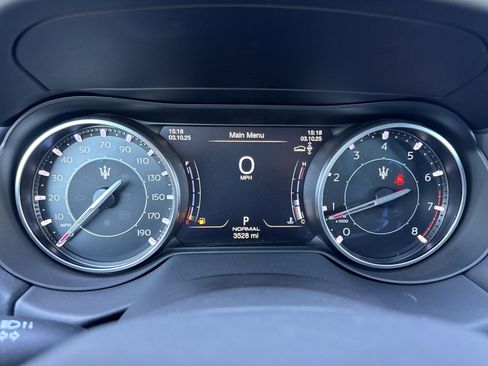 Used 2024 Maserati Levante GT Ultima image 16