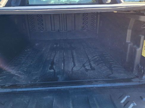 Used 2005 Chevrolet Avalanche LS w/ Preferred Equipment Group image 34