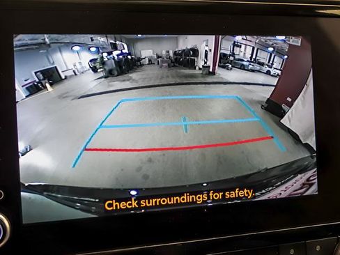 Used 2023 Toyota Highlander XLE image 20