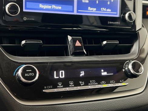 Used 2022 Toyota Corolla LE image 26