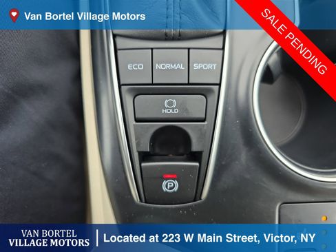 Used 2019 Toyota Camry XLE image 20