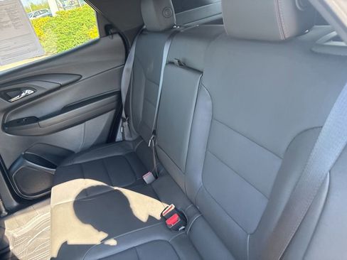 Used 2025 Chevrolet TrailBlazer RS AWD/4WD image 33