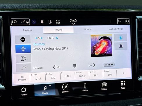 Used 2023 Chrysler Pacifica Touring-L FWD image 18