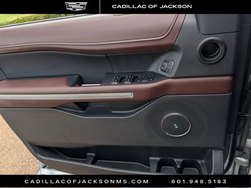 Used 2024 Ford Expedition Limited image 11