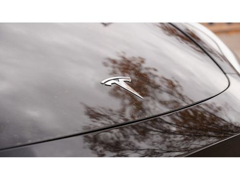 Used 2023 Tesla Model Y Long Range image 10