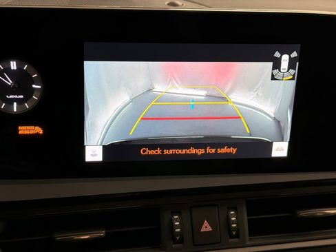 Used 2025 Lexus ES 300h w/ Premium Package FWD image 23