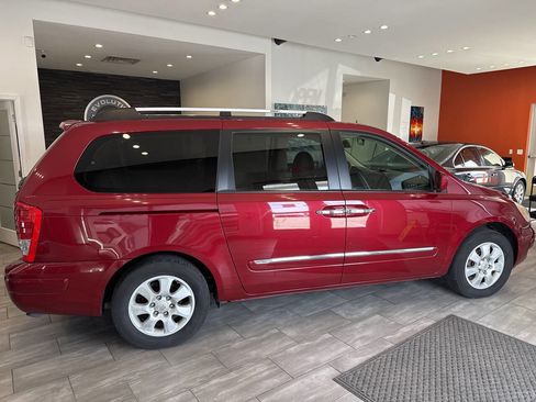 Used 2007 Hyundai Entourage GLS image 8