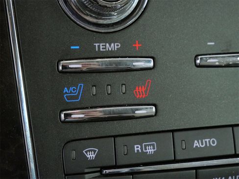 Used 2015 Lincoln Navigator 4WD image 25