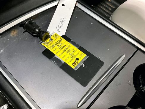 Used 2021 Tesla Model 3 Standard Range Plus image 19