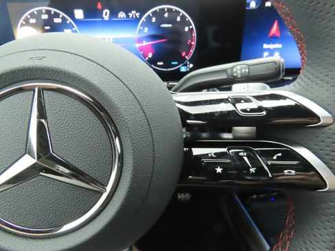 Certified 2025 Mercedes-Benz GLA 250 image 12