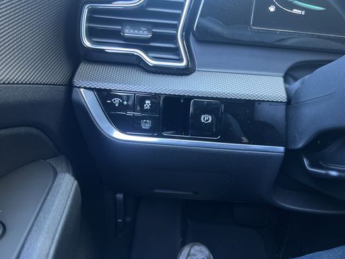 New 2025 Kia Sportage LX image 24