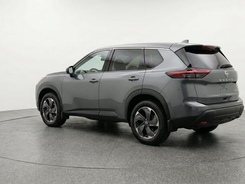 Used 2025 Nissan Rogue SV FWD image 6