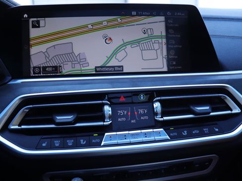 Used 2022 BMW X5 xDrive40i w/ M Sport Package image 32