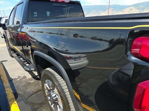 Used 2021 Chevrolet Silverado 2500 LTZ w/ Carhartt Edition AWD/4WD image 15
