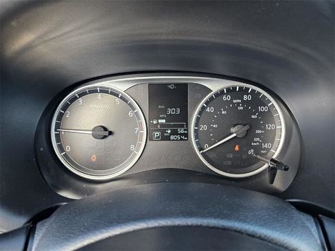 Certified 2025 Nissan Kicks Play S image 28