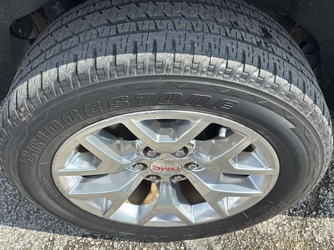 Used 2016 GMC Yukon XL SLT w/ Open Road Package RWD image 10