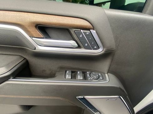 Used 2024 Chevrolet Silverado 2500 High Country w/ High Country Premium Package AWD/4WD image 11