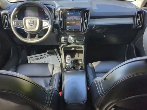 Used 2023 Volvo XC40 B5 Plus image 42