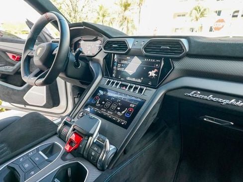 Used 2023 Lamborghini Urus Performante image 90