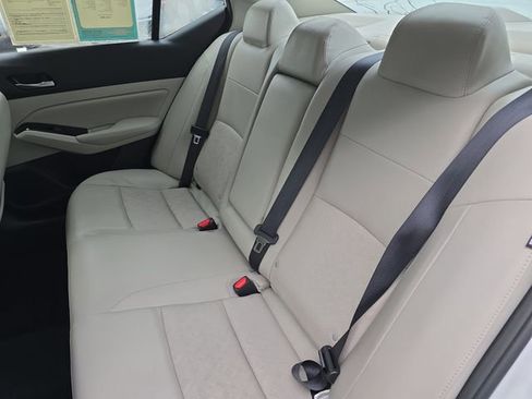 Used 2025 Nissan Altima 2.5 SL FWD image 18