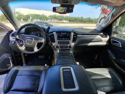 Used 2020 GMC Yukon XL Denali AWD/4WD image 12