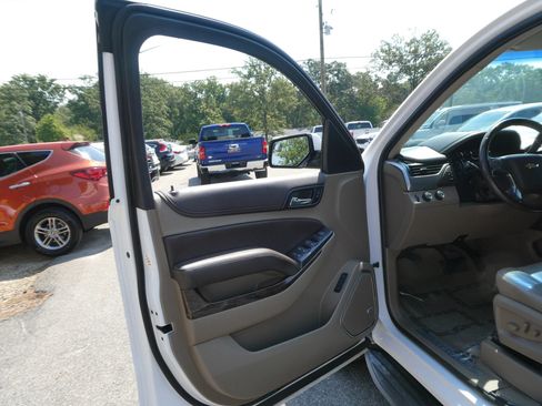Used 2019 Chevrolet Tahoe LT AWD/4WD image 11