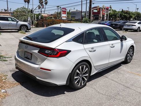 Used 2024 Honda Civic EX-L image 11
