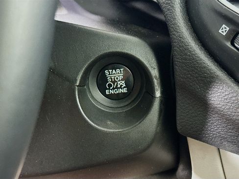 Used 2017 Jeep Compass Latitude w/ Popular Equipment Group image 20