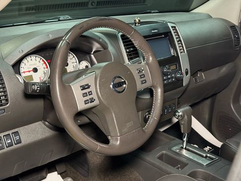 Used 2014 Nissan Frontier PRO-4X w/ Pro-4x Luxury Package image 43