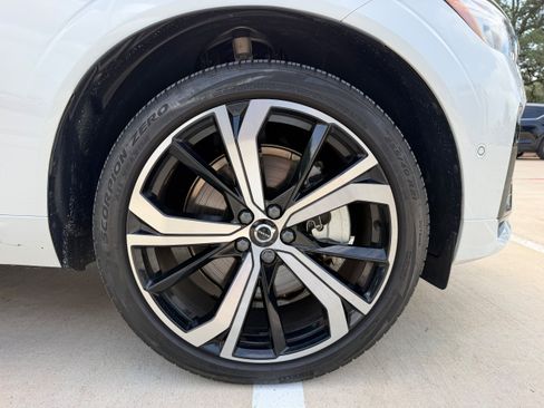 Certified 2024 Volvo XC60 T8 Ultimate w/ Protection Package Premier AWD/4WD image 9