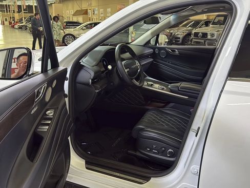 Used 2024 Genesis GV80 3.5T Advanced AWD/4WD image 13