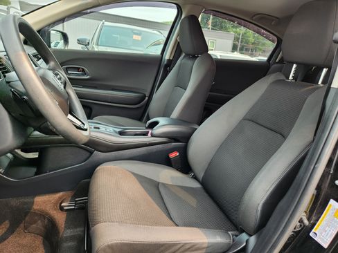 Used 2022 Honda HR-V EX image 9
