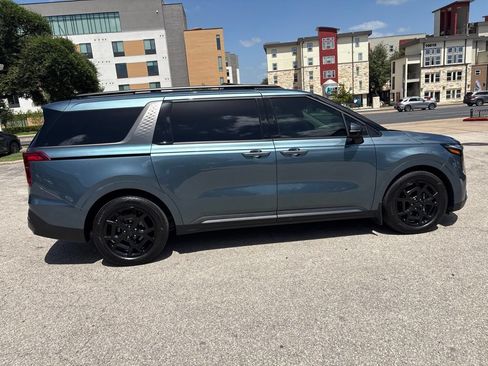 Used 2026 Kia Carnival SX w/ SX Dark Edition Package FWD image 6