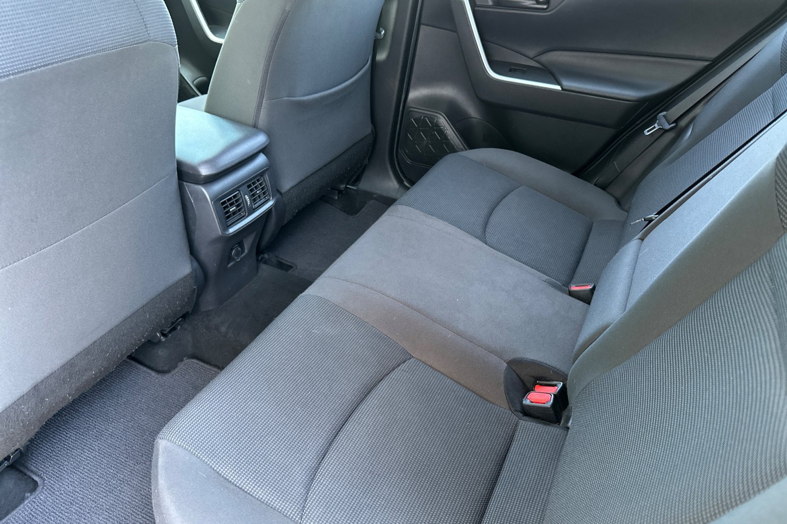 Certified 2020 Toyota RAV4 LE AWD/4WD image 12