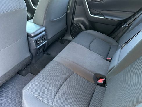 Certified 2020 Toyota RAV4 LE AWD/4WD image 12