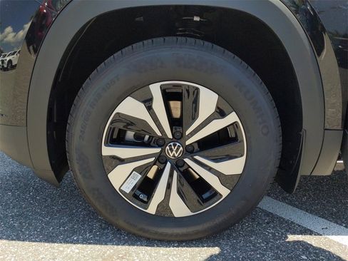 New 2025 Volkswagen Atlas Cross Sport SE image 43