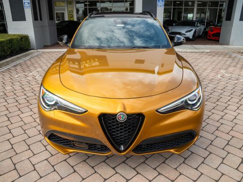 Used 2022 Alfa Romeo Stelvio Veloce image 8