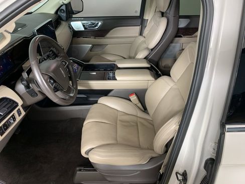 Used 2023 Lincoln Navigator L Reserve AWD/4WD image 32