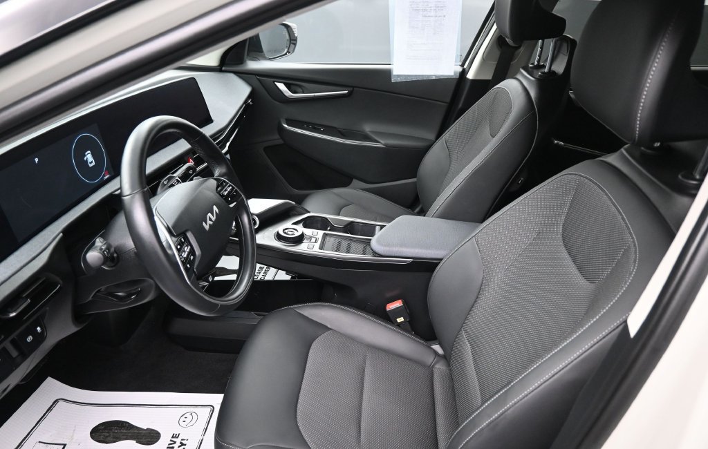 Used 2024 Kia EV6 Light RWD image 23