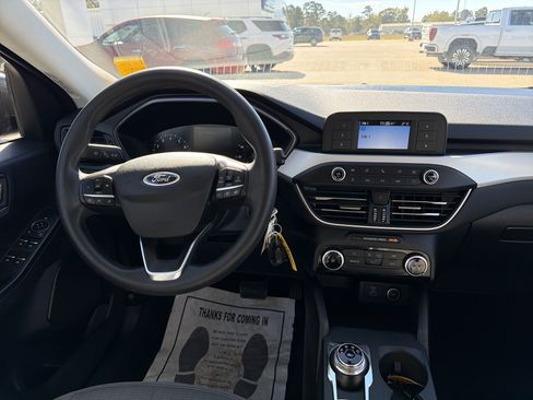 Used 2021 Ford Escape S image 9