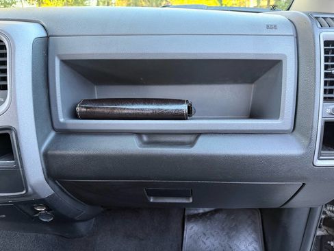 Used 2017 RAM 2500 Tradesman w/ Chrome Appearance Group image 25