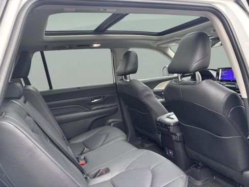 Used 2024 Toyota Grand Highlander XLE image 27