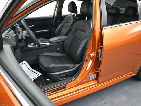 Used 2023 Nissan Sentra SR w/ SR Premium Package image 11